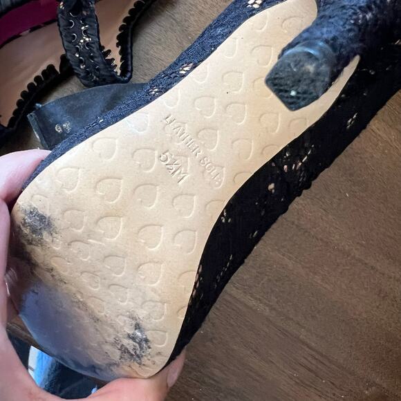 Betsey Johnson Lace Tie Up Black Heels Size 5.5 - Picture 5 of 5